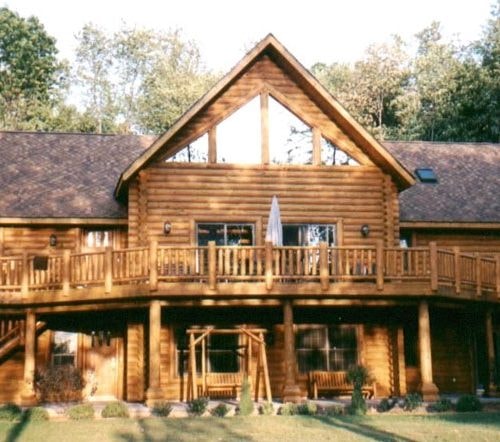 Log cabin finished in Chestnut and Harvest Gold mix
